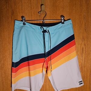 Billabong Board Shorts Men's Size 32 Multicolor Like New 🌴